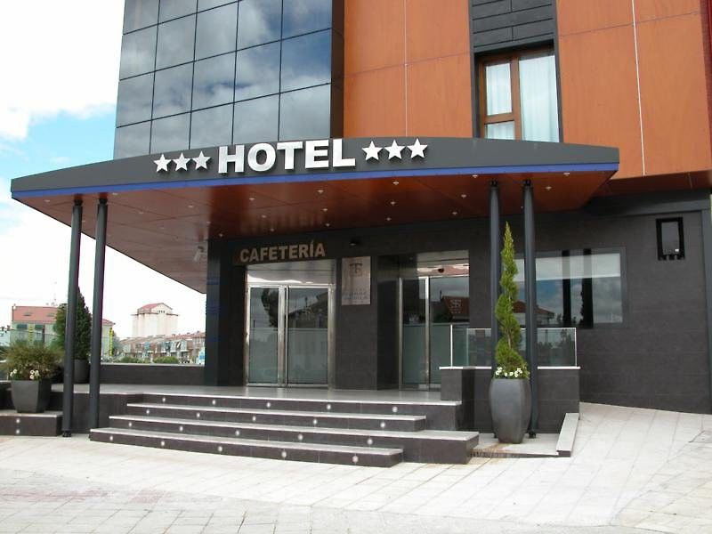 Hotel Torre De Sila Тордесиляс Екстериор снимка